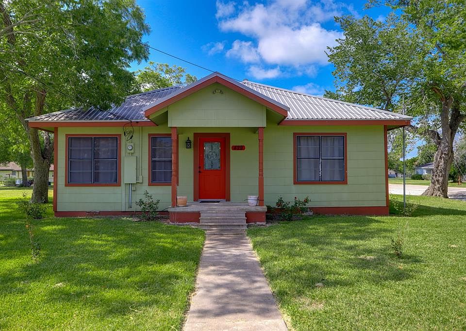 429 W 4th St, Flatonia, TX 78941 MLS 10310664 Zillow