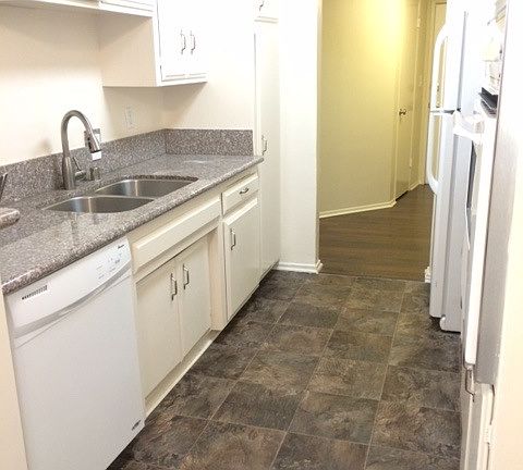 4th image of 330 N Crescent Dr APT 108