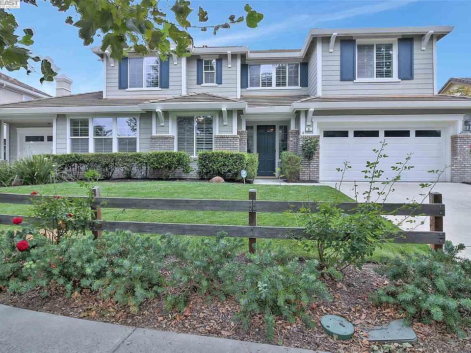 1st image of 51 Shelterwood Dr