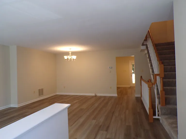 8305 Ridge Crossing Ln — Photo 2