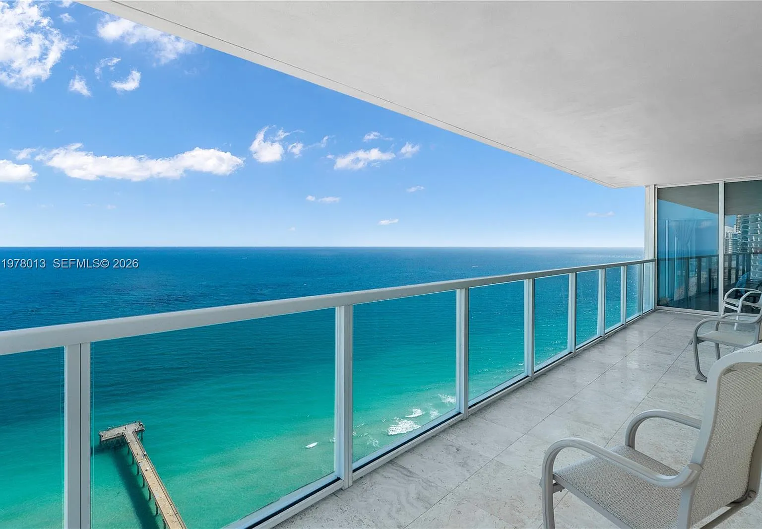 La Perla Condo — Photo 2