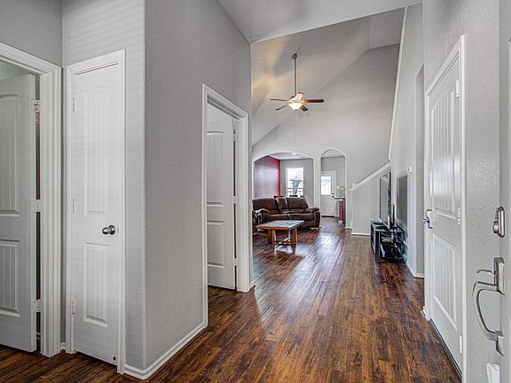 5th image of 1703 Thornhampton Ct