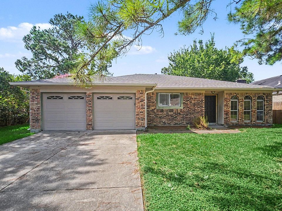 1st image of 16463 Hickory Knoll Dr