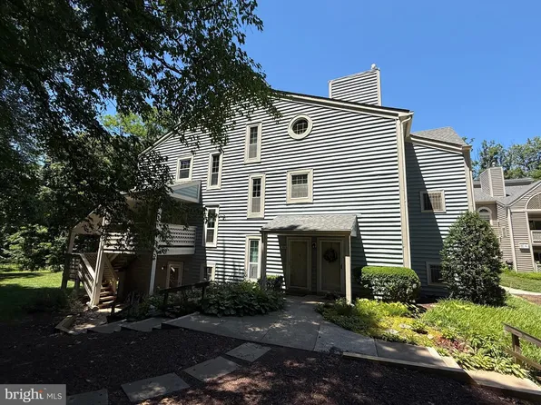 7805 Willow Point Dr #7805, Falls Church, VA 22042
