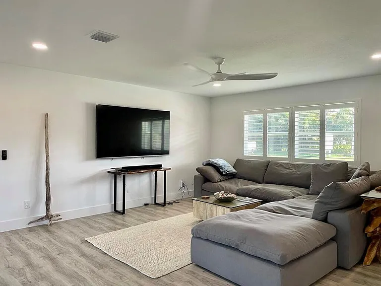 8585 SE Palm St — Photo 9
