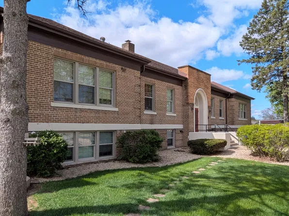 125 E North St #117, Dodgeville, WI 53533
