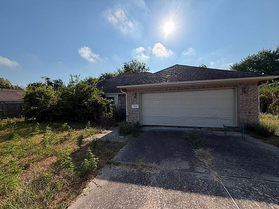 3rd image of 1033 Theresa St