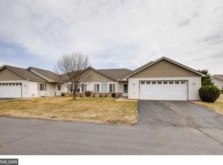 17 Bridgewater Trl, Hudson, WI 54016