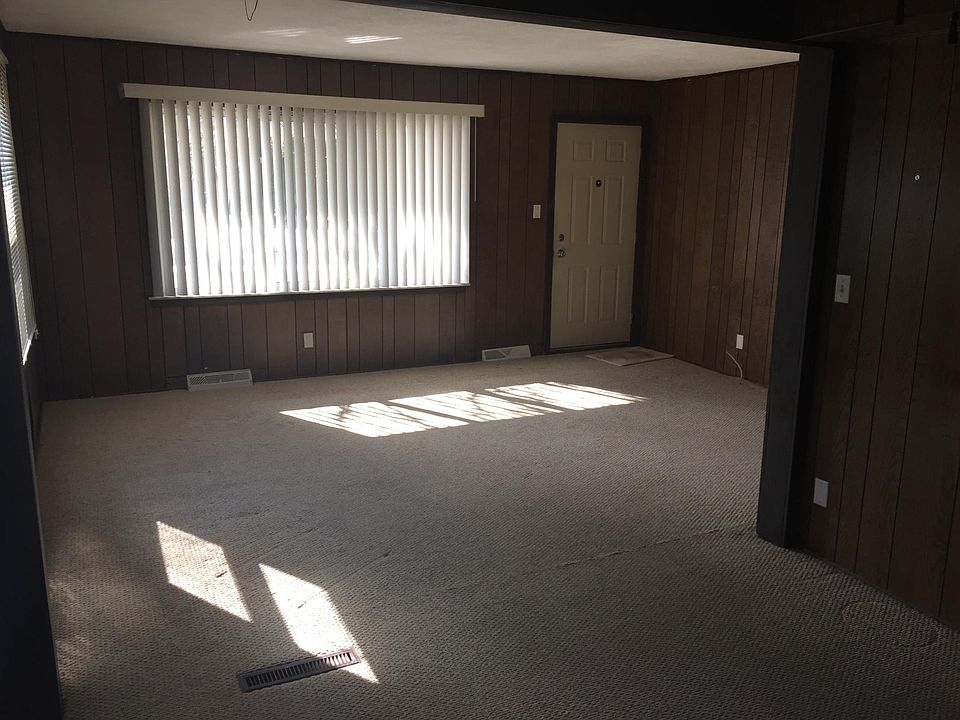 2nd image of 29586 S River Rd