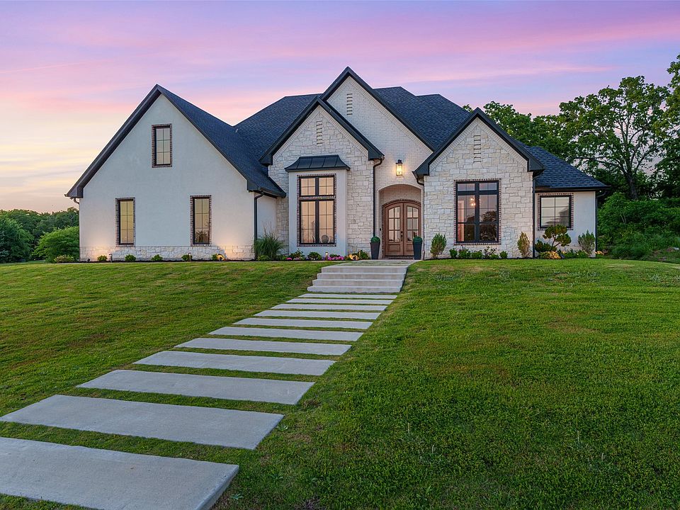1st image of 35 Hogan Dr