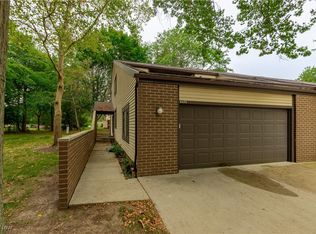 4474 Habersham Ln S, Cleveland, OH 44143
