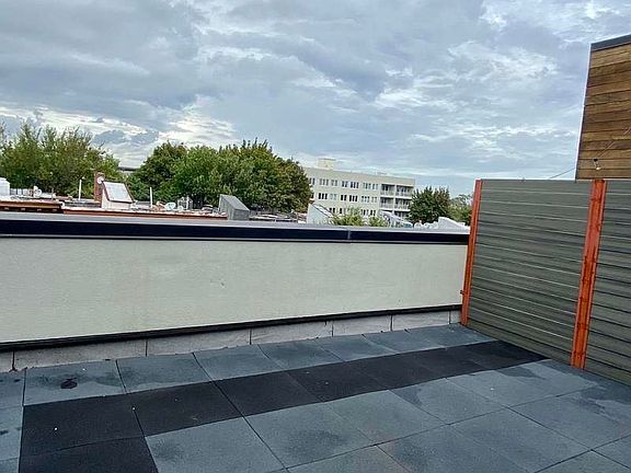 2nd image of 808 Saint Johns Pl #5C
