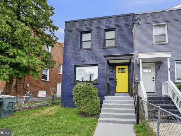 4623 Hillside Rd SE, Washington, DC 20019