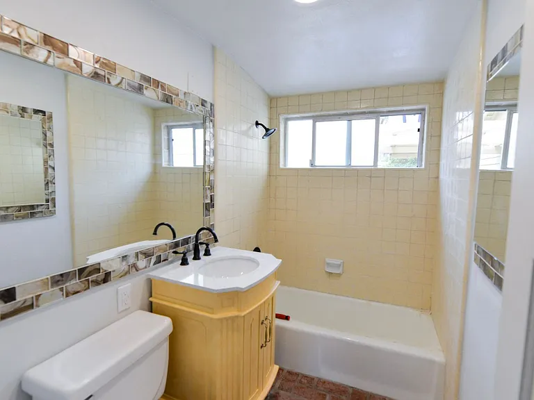 1502 Buena Vista — Photo 11