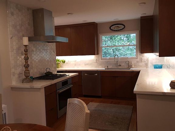 5th image of 664 Nash Ave
