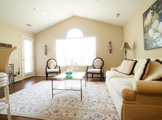 49392 E Woods Dr, Shelby Township, MI 48317