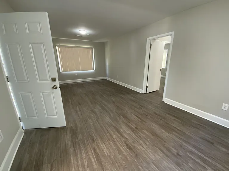 Cloverdale Estates — Photo 18
