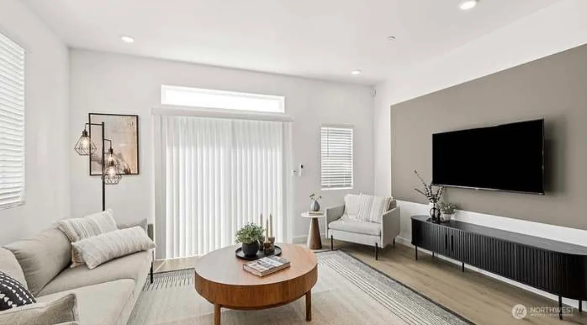 4 bed, 1867 sqft, $3,300 — Photo 1