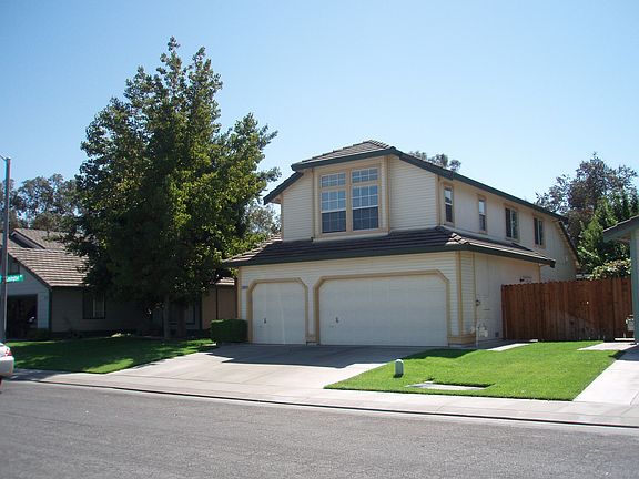 3rd image of 1080 Lexington Way