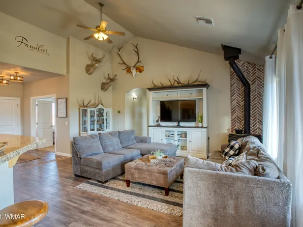 1048 Meadow Ln, Show Low, AZ 85901