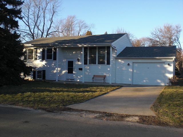 1st image of 304 E Wanda Ln