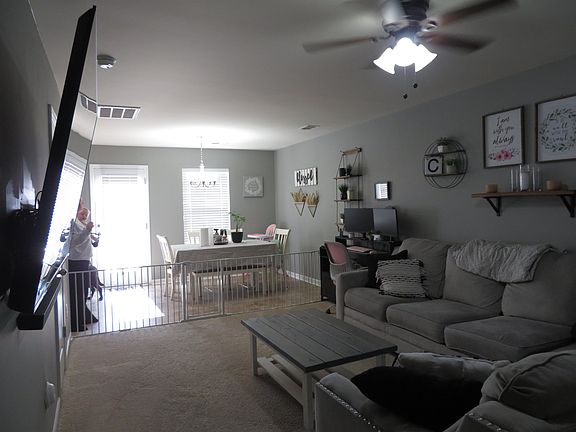 5th image of 144 Evvalane Dr