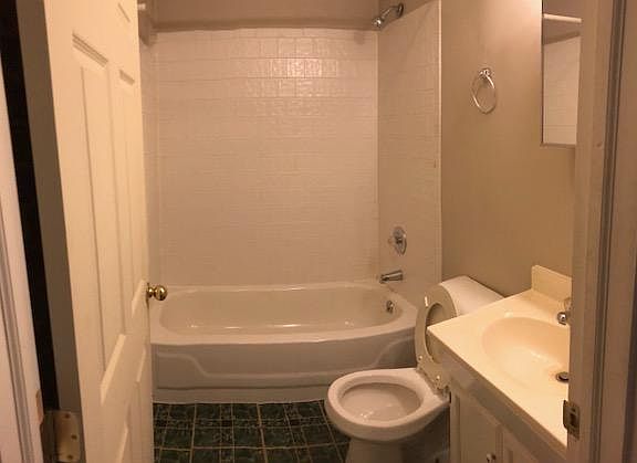 5th image of 2205 Wheeler St #2A