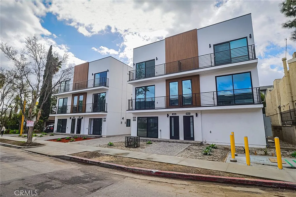 Building Photo - 11810 Gilmore St