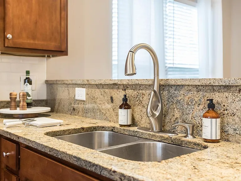 8024 Sycamore Hill Ln — Photo 30