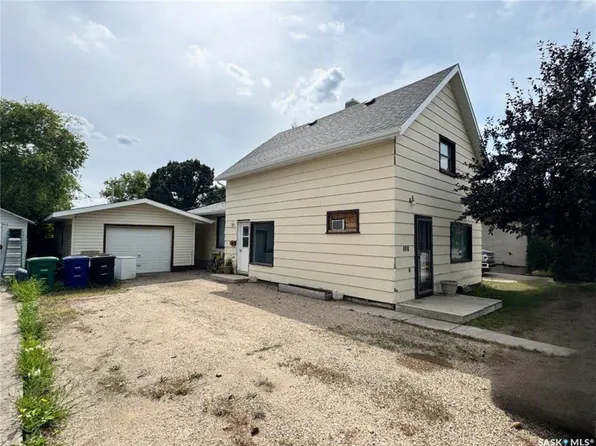 408 4th AVENUE E, Biggar, SK S0K 0M0