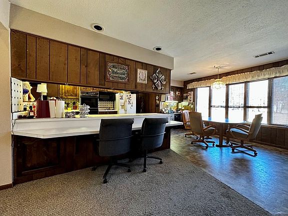 5th image of 21235 Lakewood Ln