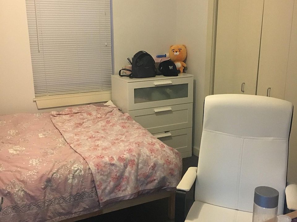 2nd image of 534 Commonwealth Ave #2AA
