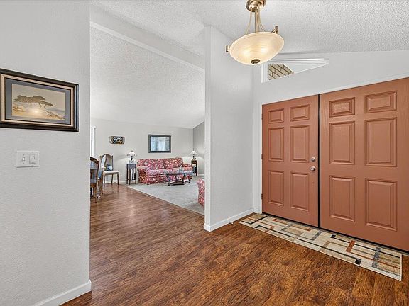 5th image of 56 Burl Ave