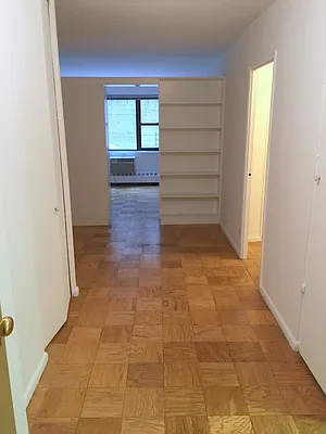 Rented by Carlyle Property Management | media 10