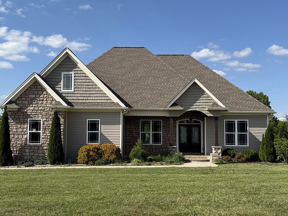 1st image of 702 Parker Ln