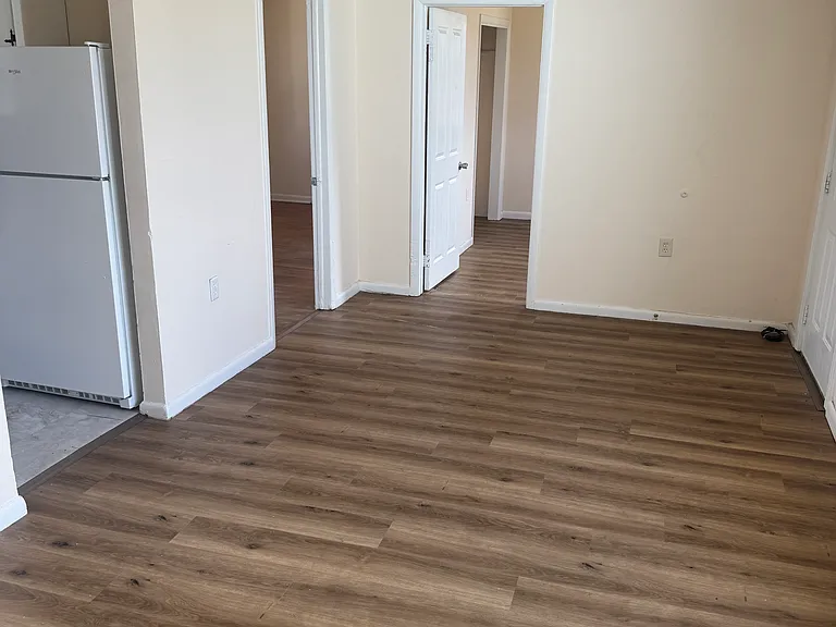 1533 Honeyville Rd #B — Photo 5