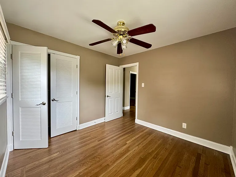 2564 Millbrook Dr — Photo 23