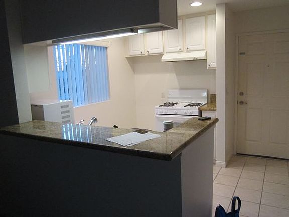 Kitchen and Bar area