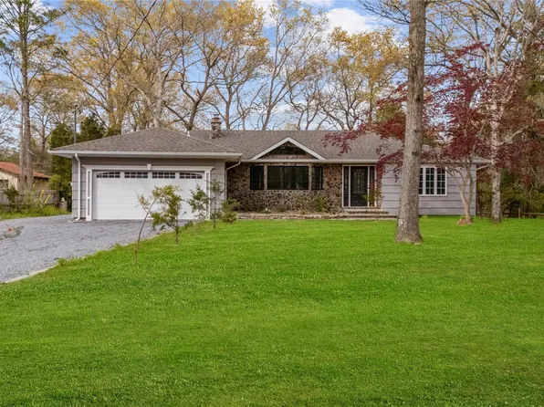257 Southlawn Avenue, Central Islip, NY 11722