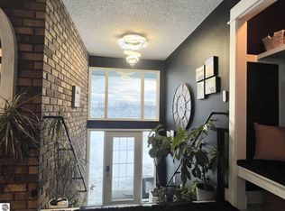 492 Potter Rd W, Traverse City, MI 49696