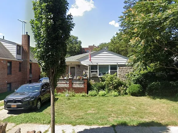 6714 165th St, Fresh Meadows, NY 11365