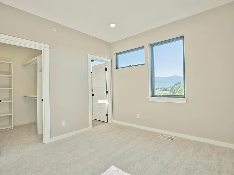 2nd private bedroom bathroom suite