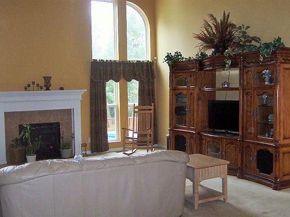 5th image of 221 Newpine Dr