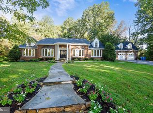 1071 Dougal Ct, Great Falls, VA 22066