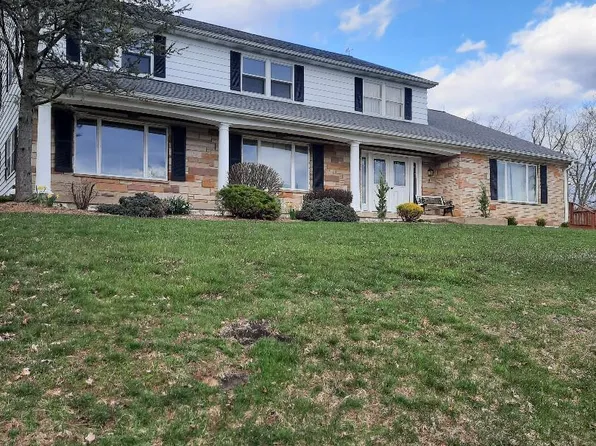 148 White Pine Dr, Montoursville, PA 17754