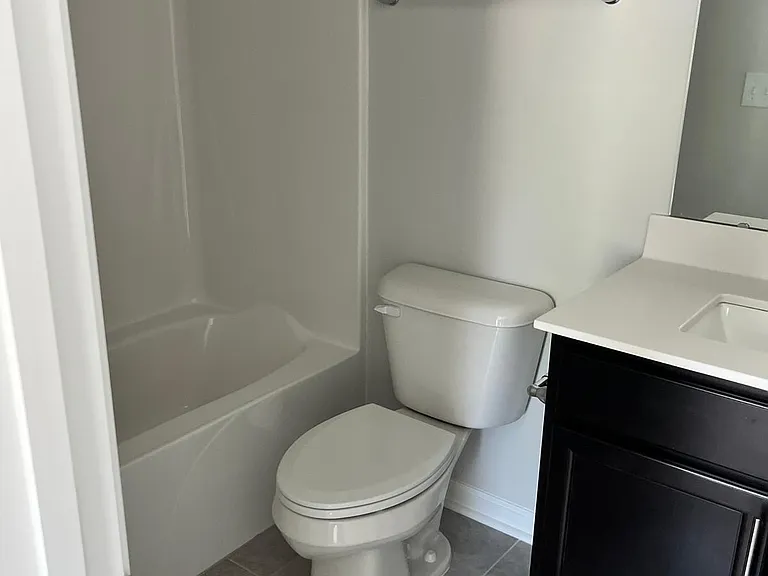 138 Zealand Ct — Photo 14