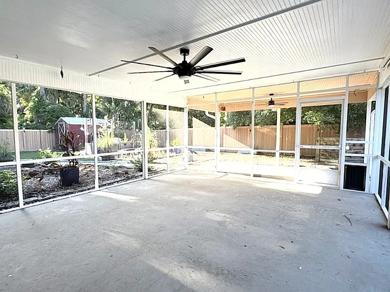 1029 Glenwood Rd — Photo 29