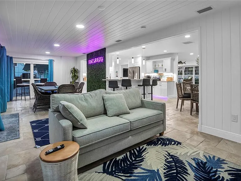 31 Lands End Ln — Photo 19
