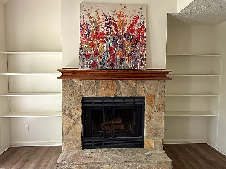 5012 Evelyn Way — Photo 3