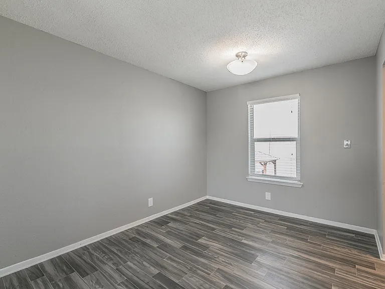 Davis Park Apartments — Photo 41
